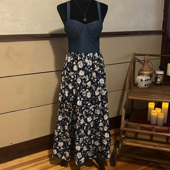 NWT! Long Maxi Navy Blue & White Floral Summer Dress w/ Corset-like Denim Top - Picture 2 of 10